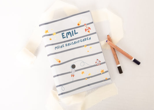 Hausaufgabenheft Hülle Weltraum personalisierbar